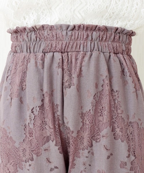 libelle more(リベル モア)の「花柄レース刺繍 ウエストフリルストレートパンツ(その他パンツ・レディース・ラベンダー/ベージュ/ブラック・M)」の16枚目の写真