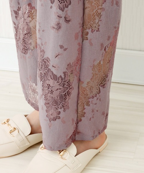 libelle more(リベル モア)の「花柄レース刺繍 ウエストフリルストレートパンツ(その他パンツ・レディース・ラベンダー/ベージュ/ブラック・M)」の17枚目の写真