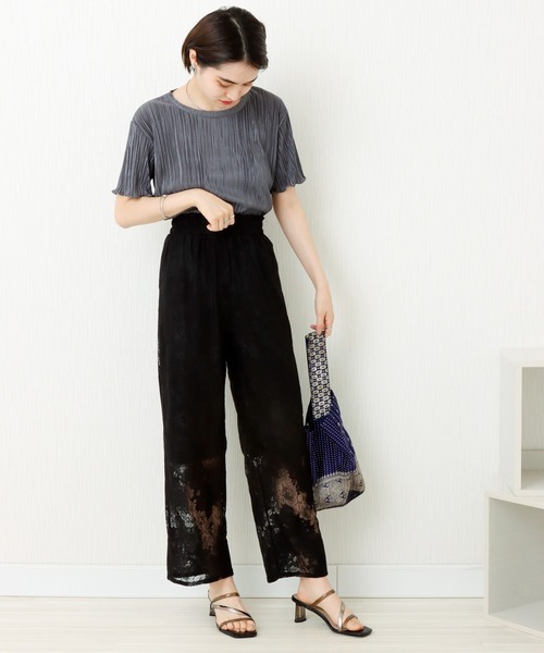 libelle more(リベル モア)の「花柄レース刺繍 ウエストフリルストレートパンツ(その他パンツ・レディース・ラベンダー/ベージュ/ブラック・M)」の4枚目の写真