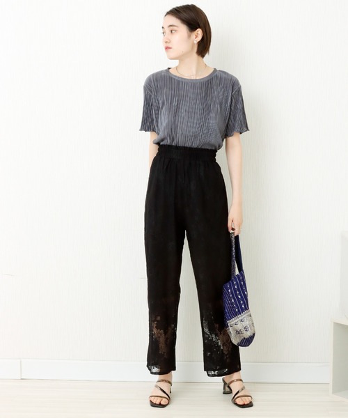 libelle more(リベル モア)の「花柄レース刺繍 ウエストフリルストレートパンツ(その他パンツ・レディース・ラベンダー/ベージュ/ブラック・M)」の5枚目の写真