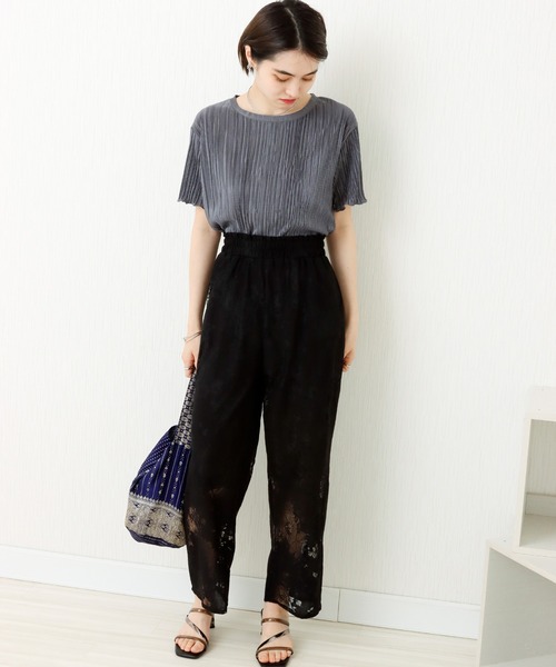 libelle more(リベル モア)の「花柄レース刺繍 ウエストフリルストレートパンツ(その他パンツ・レディース・ラベンダー/ベージュ/ブラック・M)」の7枚目の写真