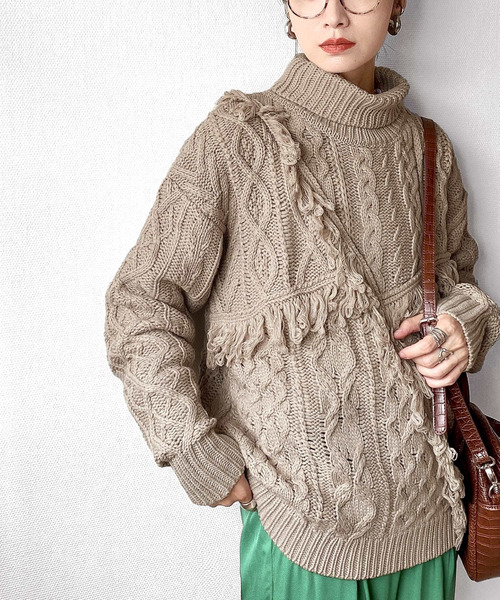 classicalelf（クラシカルエルフ）の「個性放つ1枚。フリンジ&ケーブル編みオーバーニット（ニット/セーター・レディース・ブラック/アイボリー/モカ・MEDIUM/LARGE/X-LARGE）」の8枚目の写真