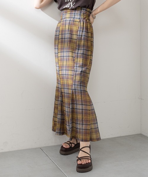 Chico（チコ）の「チェックマーメイドタイトスカート（スカート・レディース・ブルー/ブラック/ブラウン・FREE）」の3枚目の写真