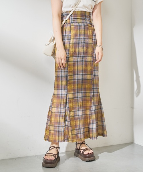 Chico（チコ）の「チェックマーメイドタイトスカート（スカート・レディース・ブルー/ブラック/ブラウン・FREE）」の15枚目の写真