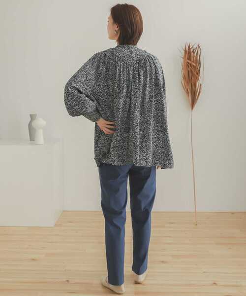 SENSE OF PLACE by URBAN RESEARCH（センスオブプレイスバイアーバンリサーチ）の「ストーンプリント2WAYギャザーブラウス（シャツ/ブラウス・レディース・ブラック系その他/ベージュ系その他・ONE）」の17枚目の写真