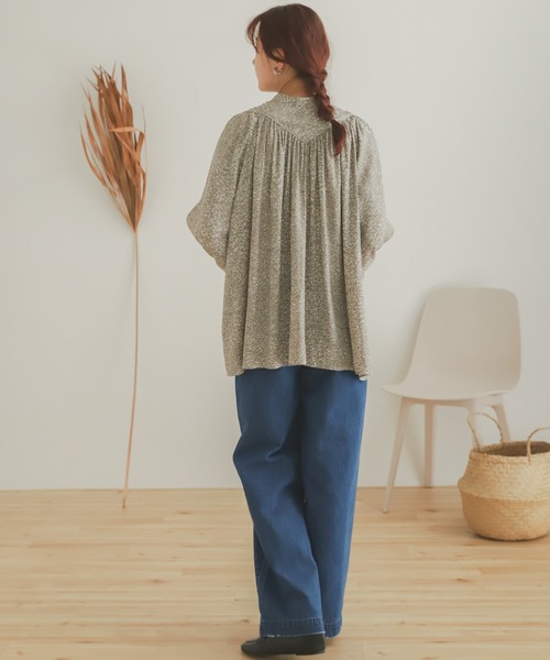 SENSE OF PLACE by URBAN RESEARCH（センスオブプレイスバイアーバンリサーチ）の「ストーンプリント2WAYギャザーブラウス（シャツ/ブラウス・レディース・ブラック系その他/ベージュ系その他・ONE）」の5枚目の写真