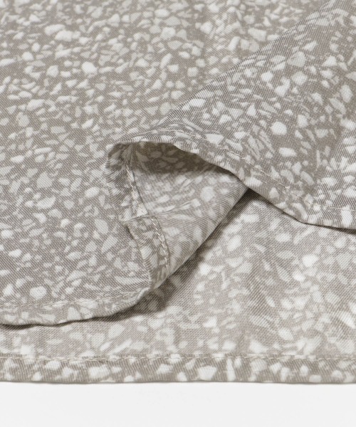 SENSE OF PLACE by URBAN RESEARCH（センスオブプレイスバイアーバンリサーチ）の「ストーンプリント2WAYギャザーブラウス（シャツ/ブラウス・レディース・ブラック系その他/ベージュ系その他・ONE）」の11枚目の写真