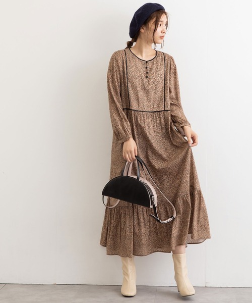 POU DOU DOU（プードゥドゥ）の「きのみプリントティアードワンピース（ワンピース・レディース・キナリ/ベージュ・3）」の2枚目の写真