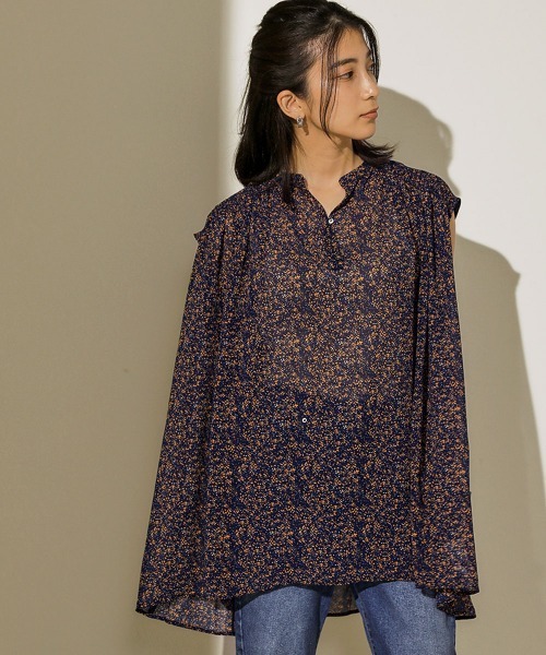 Bou Jeloud(ブージュルード)の「シャーリングフレアチュニック(シャツ/ブラウス・レディース・ブラック/ブルー・38)」の3枚目の写真