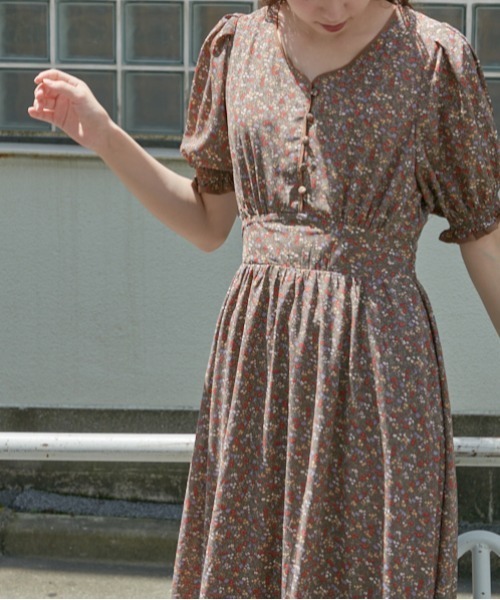 OLIVE des OLIVE（オリーブデオリーブ）の「配色パイピングVネックワンピース（ワンピース・レディース・ブラウン/ブラック/ラベンダー・FREE）」の3枚目の写真