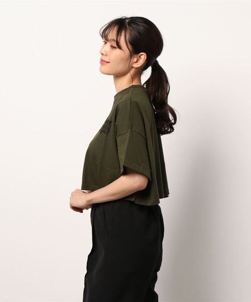 FIG&VIPER（フィグアンドバイパー）の「LOGOワイドショートT（Tシャツ/カットソー・レディース・カーキ/ダークグレー/ホワイト・FREE）」の5枚目の写真