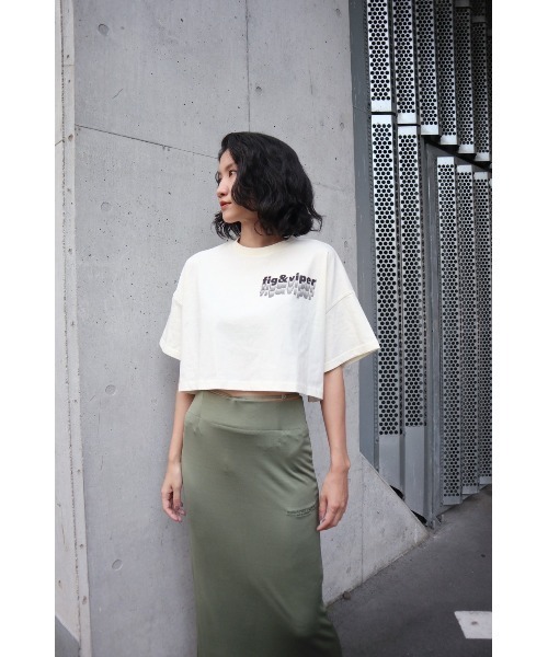 FIG&VIPER（フィグアンドバイパー）の「LOGOワイドショートT（Tシャツ/カットソー・レディース・カーキ/ダークグレー/ホワイト・FREE）」の2枚目の写真