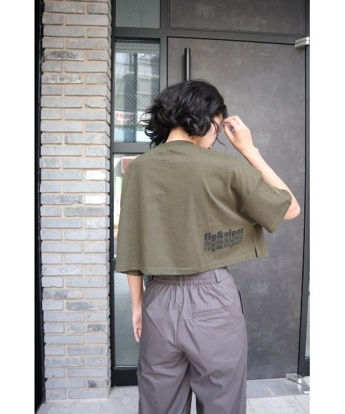 FIG&VIPER（フィグアンドバイパー）の「LOGOワイドショートT（Tシャツ/カットソー・レディース・カーキ/ダークグレー/ホワイト・FREE）」の10枚目の写真