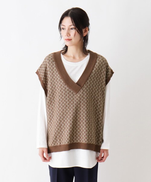 SHOO・LA・RUE（シューラルー）の「◆【2点セット】ジャカードベスト＋Tシャツ（ベスト・レディース・ブラック系3/ダークブラウン系3・02/03/04）」の9枚目の写真