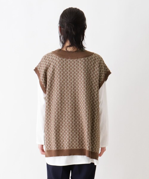 SHOO・LA・RUE（シューラルー）の「◆【2点セット】ジャカードベスト＋Tシャツ（ベスト・レディース・ブラック系3/ダークブラウン系3・02/03/04）」の12枚目の写真
