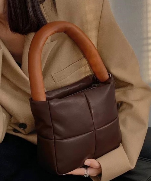 Leja(レジャ)の「ダウン配色ハンドバッグトート(ハンドバッグ・レディース・ホワイト/ブラック/モカ・FREE)」の1枚目の写真