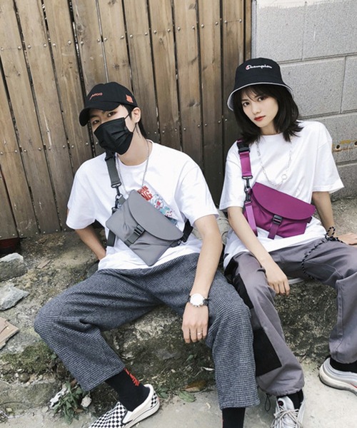 Anuenue（アヌエヌエ）の「撥水 ショルダー・ボディ・クラッチ 3wayバッグ（ショルダーバッグ・レディース・ブラック/パープル/グレー・FREE）」の4枚目の写真