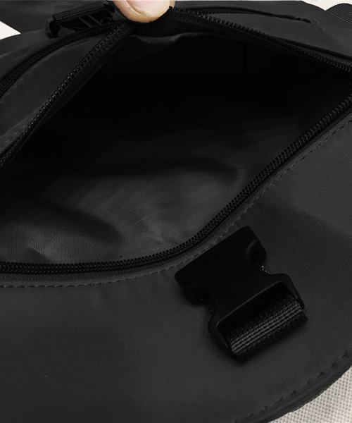 Anuenue（アヌエヌエ）の「撥水 ショルダー・ボディ・クラッチ 3wayバッグ（ショルダーバッグ・レディース・ブラック/パープル/グレー・FREE）」の12枚目の写真