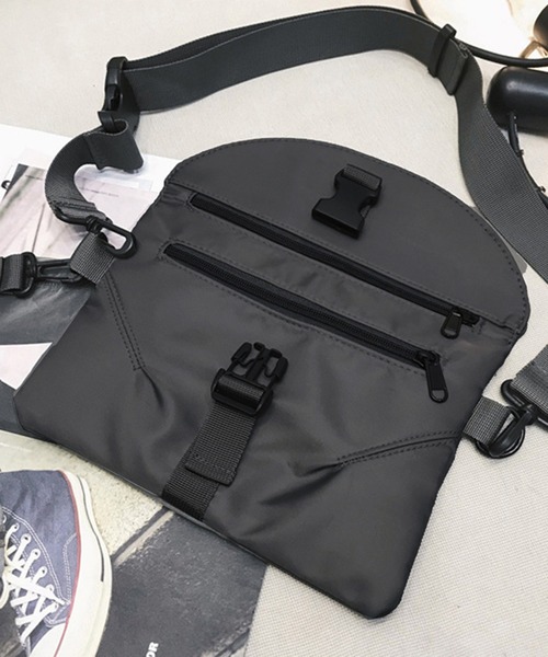 Anuenue（アヌエヌエ）の「撥水 ショルダー・ボディ・クラッチ 3wayバッグ（ショルダーバッグ・レディース・ブラック/パープル/グレー・FREE）」の9枚目の写真