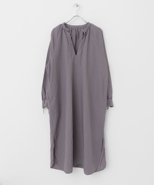 siiwa（シーワ）の「siiwa　リネンコットンギャザーワンピース（ワンピース・レディース・ライトグレー/オフホワイト・ONE）」の4枚目の写真