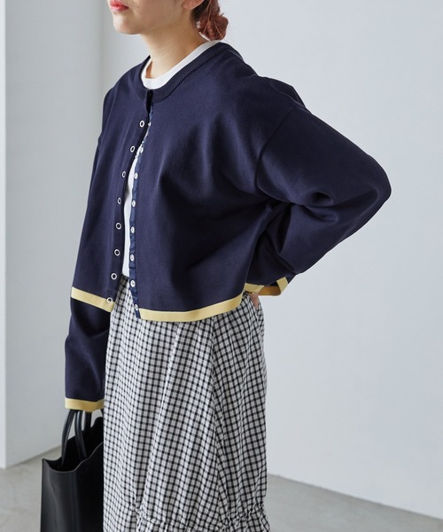 forksy.（フォルクシー）の「【forksy.】前後２WAYリングスナップクロップドカーディガン（カーディガン/ボレロ・レディース・ブラック/アイボリー/ピンク/グリーン/ロイヤルブルー/ブラック×ホワイト/チャコールグレー/ネイビー/オレンジ/ブラック×グリーン/サックスブルー/モスグリーン・FREE）」の8枚目の写真