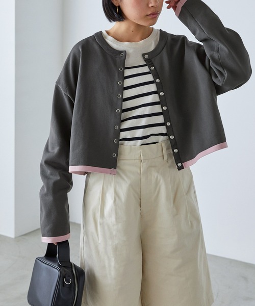 forksy.（フォルクシー）の「【forksy.】前後２WAYリングスナップクロップドカーディガン（カーディガン/ボレロ・レディース・ブラック/アイボリー/ピンク/グリーン/ロイヤルブルー/ブラック×ホワイト/チャコールグレー/ネイビー/オレンジ/ブラック×グリーン/サックスブルー/モスグリーン・FREE）」の6枚目の写真