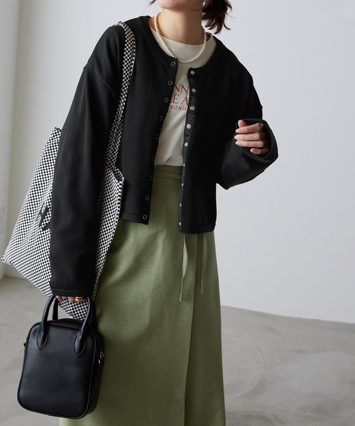 forksy.（フォルクシー）の「【forksy.】前後２WAYリングスナップクロップドカーディガン（カーディガン/ボレロ・レディース・ブラック/アイボリー/ピンク/グリーン/ロイヤルブルー/ブラック×ホワイト/チャコールグレー/ネイビー/オレンジ/ブラック×グリーン/サックスブルー/モスグリーン・FREE）」の13枚目の写真