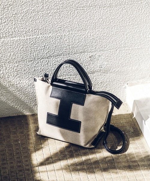 IACUCCI(イアクッチ)の「ソルベット S CANVAS/CERVO(トートバッグ・レディース・ブラック/サックスブルー/グレイッシュベージュ・FREE)」の2枚目の写真