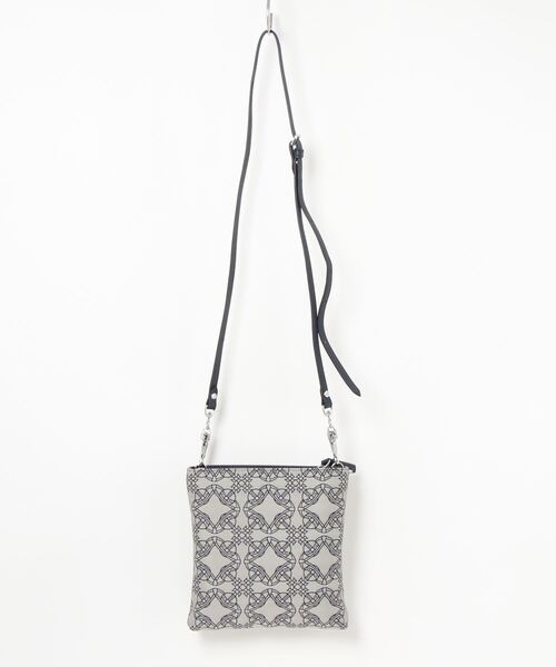 Vivienne Westwood（ヴィヴィアンウエストウッド）の「51160005-12089-PFSQUIRE NEW SQUARE CROSSBODY（ボディバッグ/ウエストポーチ・レディース・ブラウン/ブルー・FREE）」の3枚目の写真