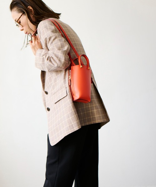 E'POR（エポール）の「【E'POR】Y BAG Micro（サイドジップマイクロショルダーバッグ）（ショルダーバッグ・レディース・オレンジ/ライトグリーン/ブラウン系その他2・FREE）」の4枚目の写真