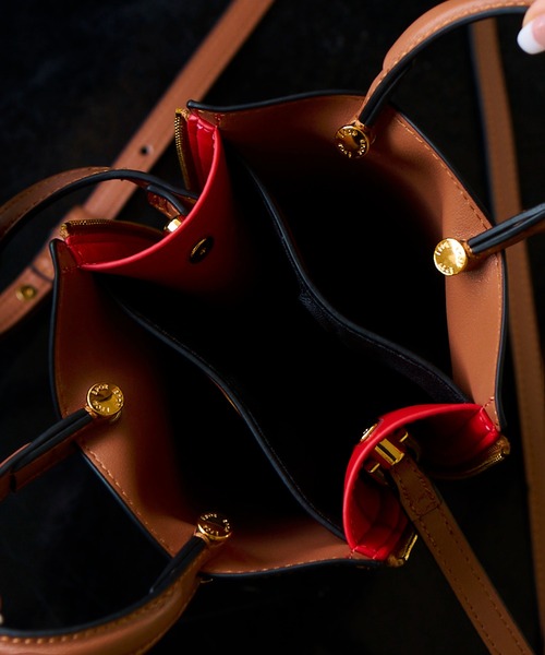 E'POR（エポール）の「【E'POR】Y BAG Micro（サイドジップマイクロショルダーバッグ）（ショルダーバッグ・レディース・オレンジ/ライトグリーン/ブラウン系その他2・FREE）」の17枚目の写真