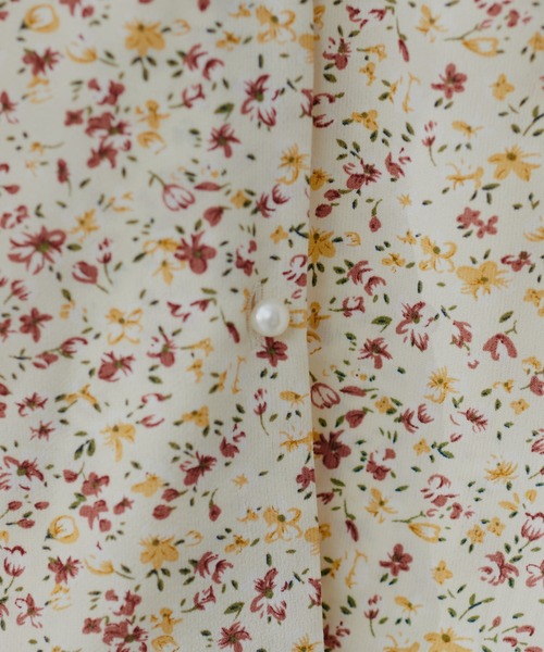 natural couture（ナチュラルクチュール）の「【WEB限定カラー有り・大好評プチプラシリーズ】プチプラちびパール釦とろみブラウス（シャツ/ブラウス・レディース・ネイビー/サックスブルー/イエロー/アイボリー/その他1/その他2/グレイッシュベージュ/グレー・FREE）」の14枚目の写真