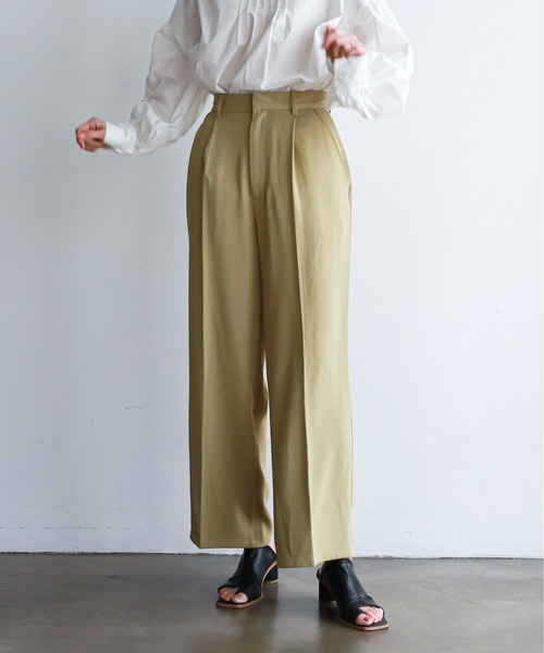 feepur(フェピュール)の「《セットアップ対応》タックワイドパンツ(スラックス・レディース・ブラック/アイボリー/モカ/ライトカーキ・SMALL/MEDIUM)」の4枚目の写真