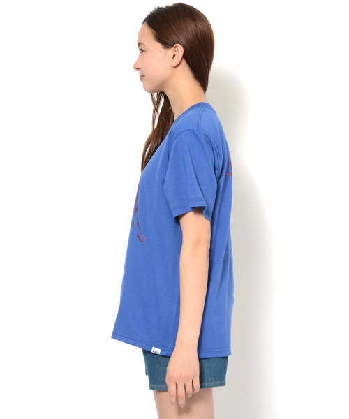 X-girl(エックスガール)の「FACE S/S BIG TEE(Tシャツ/カットソー・レディース・ホワイト/ブラック/レッド/ブルー・ONE SIZE)」の11枚目の写真