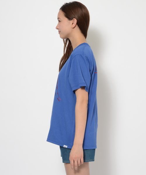 X-girl(エックスガール)の「FACE S/S BIG TEE(Tシャツ/カットソー・レディース・ホワイト/ブラック/レッド/ブルー・ONE SIZE)」の8枚目の写真