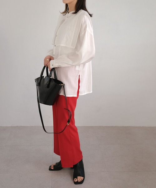 ANDJ(アンドジェイ)の「デザイン襟付マルチウェイシャツ(シャツ/ブラウス・レディース・ブラック/オフホワイト・M)」の7枚目の写真