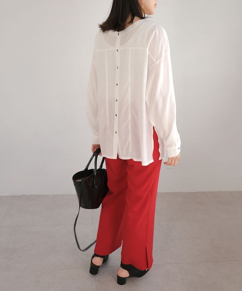 ANDJ(アンドジェイ)の「デザイン襟付マルチウェイシャツ(シャツ/ブラウス・レディース・ブラック/オフホワイト・M)」の9枚目の写真