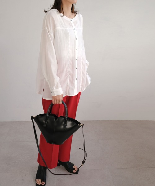 ANDJ(アンドジェイ)の「デザイン襟付マルチウェイシャツ(シャツ/ブラウス・レディース・ブラック/オフホワイト・M)」の12枚目の写真