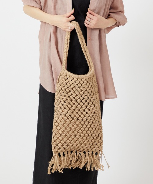 U by SPICK&SPAN(ユーバイスピックアンドスパン)の「【BAGMATI /バグマティ】JUDEフリンジBAG(ショルダーバッグ・レディース・アイボリー・FREE)」の1枚目の写真