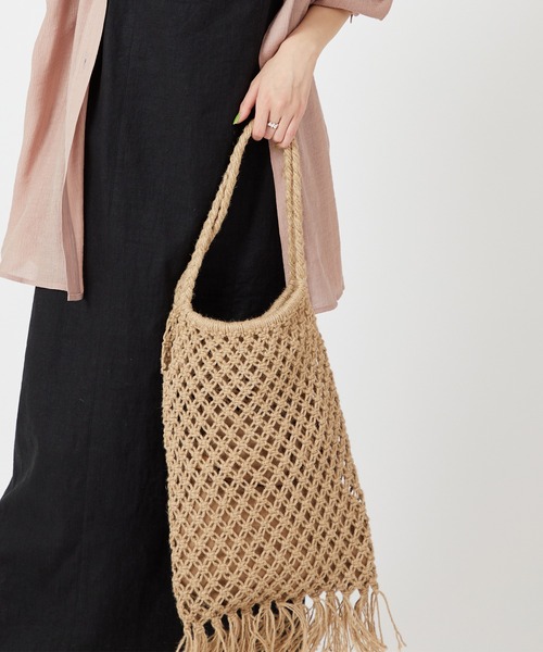 U by SPICK&SPAN(ユーバイスピックアンドスパン)の「【BAGMATI /バグマティ】JUDEフリンジBAG(ショルダーバッグ・レディース・アイボリー・FREE)」の2枚目の写真
