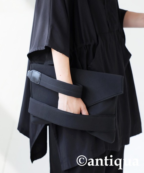 antiqua（アンティカ）の「ウェットスーツ素材3wayバッグ（クラッチバッグ・レディース・ブラック・FREE）」の4枚目の写真