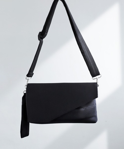 antiqua（アンティカ）の「ウェットスーツ素材3wayバッグ（クラッチバッグ・レディース・ブラック・FREE）」の19枚目の写真