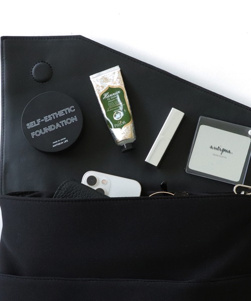 antiqua（アンティカ）の「ウェットスーツ素材3wayバッグ（クラッチバッグ・レディース・ブラック・FREE）」の17枚目の写真