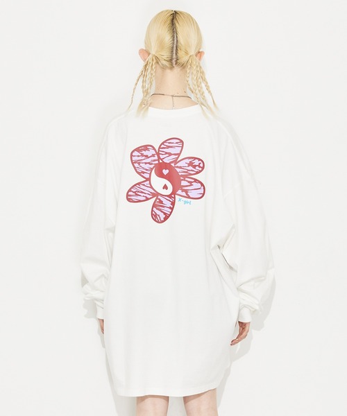 X-girl（エックスガール）の「YIN-YANG FLOWER L/S TEE DRESS（ワンピース・レディース・ホワイト/チャコール/ベージュ・M/S）」の6枚目の写真