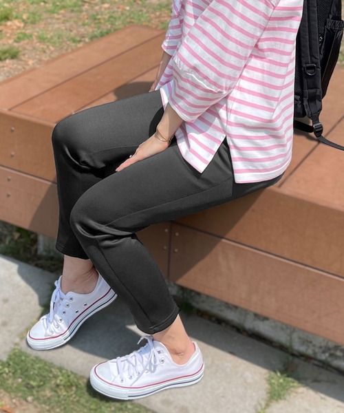 KOBE LETTUCE(コウベレタス)の「ストレッチセンタープレスパンツ(その他パンツ・レディース・ブラック/グレー・S/M/L)」の1枚目の写真