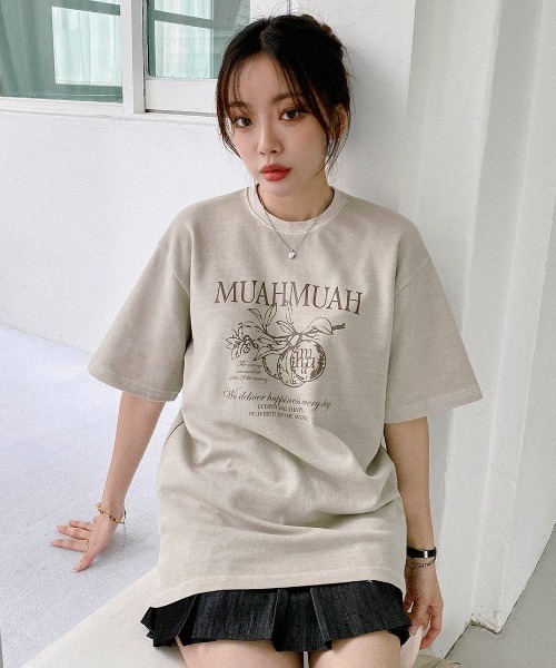 muahmuah(ムーアムーア)の「A'GEM/9 × .kom『muah muah/ムーアムーア』MUAH MARMALADE PIGMENT HALF T-SHIRT/マーマレードグラフィック ピグメント加工 Tシャツ カットソー(Tシャツ/カットソー・レディース・パープル/ベージュ/チャコールグレー/ライトブルー・FREE)」の2枚目の写真