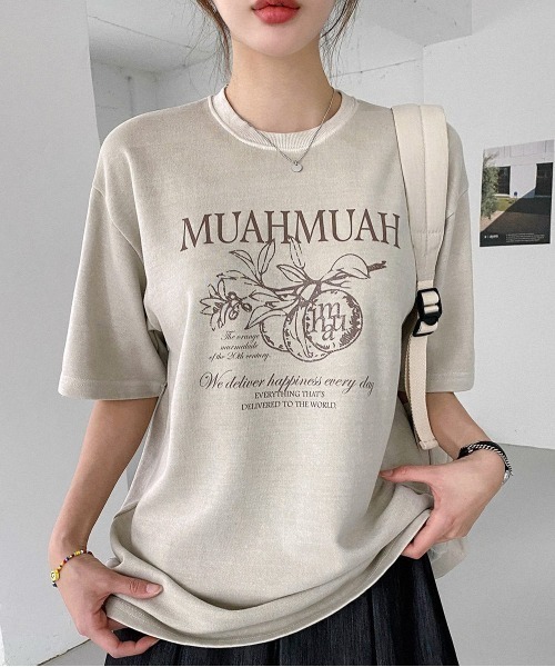 muahmuah(ムーアムーア)の「A'GEM/9 × .kom『muah muah/ムーアムーア』MUAH MARMALADE PIGMENT HALF T-SHIRT/マーマレードグラフィック ピグメント加工 Tシャツ カットソー(Tシャツ/カットソー・レディース・パープル/ベージュ/チャコールグレー/ライトブルー・FREE)」の10枚目の写真