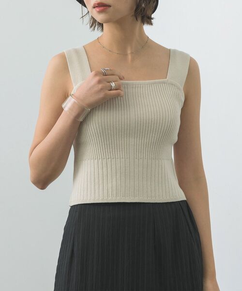 RETRO GIRL（レトロガール）の「リブニットキャミ（ニット/セーター・レディース・ブラック/レッド/オフホワイト/イエロー・FREE）」の2枚目の写真