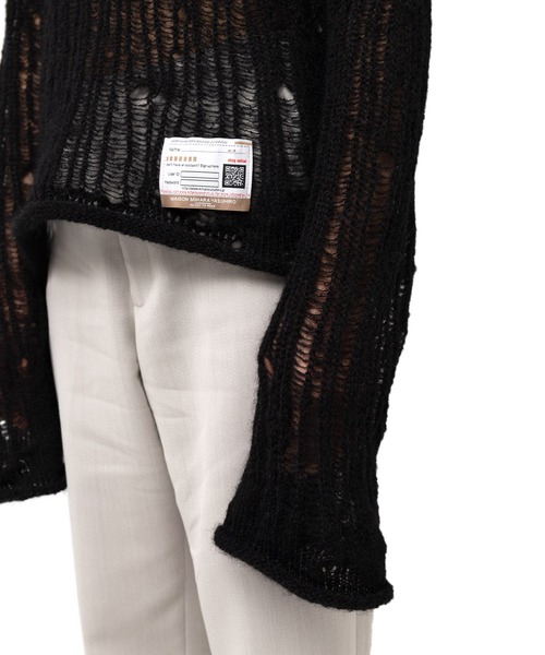 Maison MIHARA YASUHIRO(メゾンミハラヤスヒロ)の「Distressed Pullover(ニット/セーター・レディース・ブラック/オレンジ・FREE)」の8枚目の写真