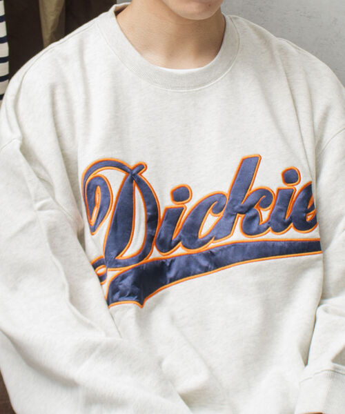 Dickies(ディッキーズ)の「【Dickies/ディッキーズ】カレッジロゴ ロゴスウェット P/O カレッジ サテン刺繍(スウェット・メンズ・ホワイト/アイボリー/チャコールグレー/ダークブラウン/ダークグリーン/ネイビー/ロイヤルブルー/イエロー・M/L/XL)」の4枚目の写真